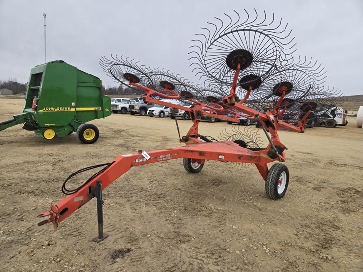 #40-•-kuhn-112-rake-image-3