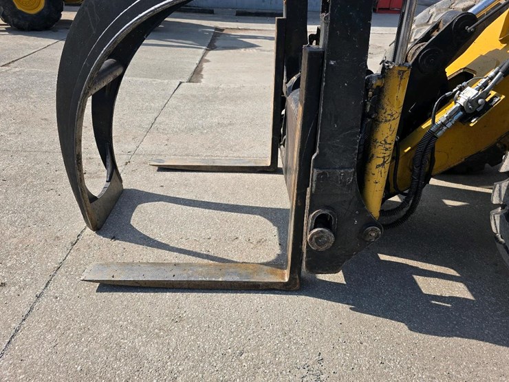 2011-caterpillar-924h-image-24