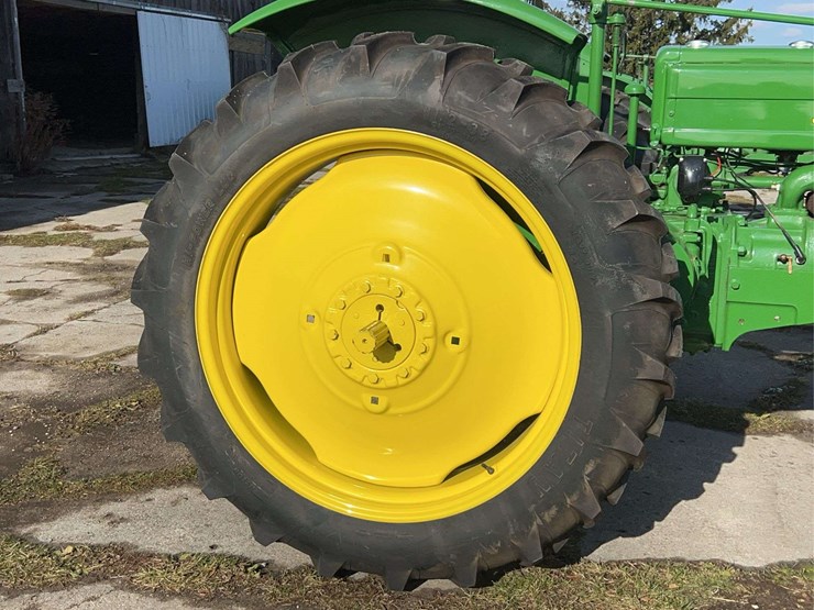 john-deere-model-b-image-39