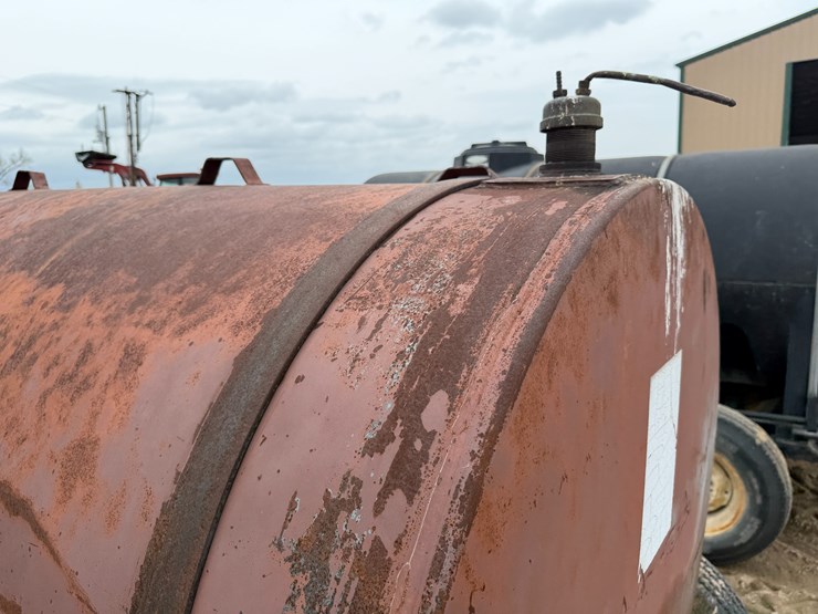 #41260-•-~600-gallon-fuel-wagon-image-19