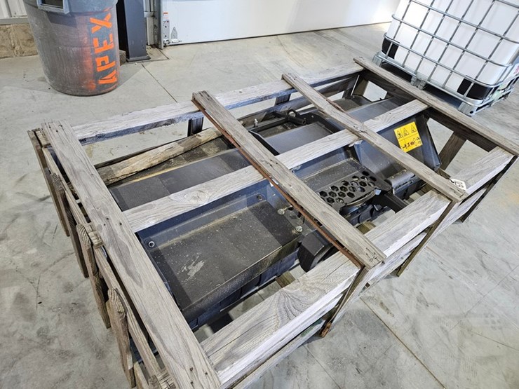 #670-•-bobcat-72"-front-mount-flail-mower-image-7