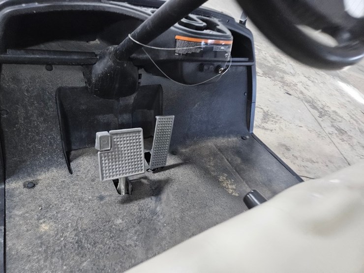 #677-•-yamaha-gas-golf-cart-image-14