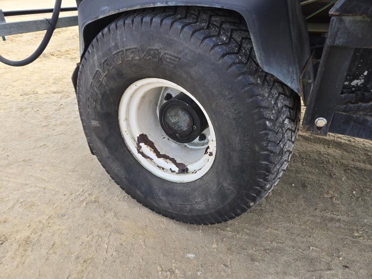 #148-•-2003-toro-5600-sprayer-with-18'-booms-image-16