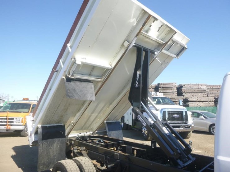 2013-ford-f550-image-10