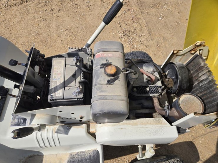 john-deere-110-image-9