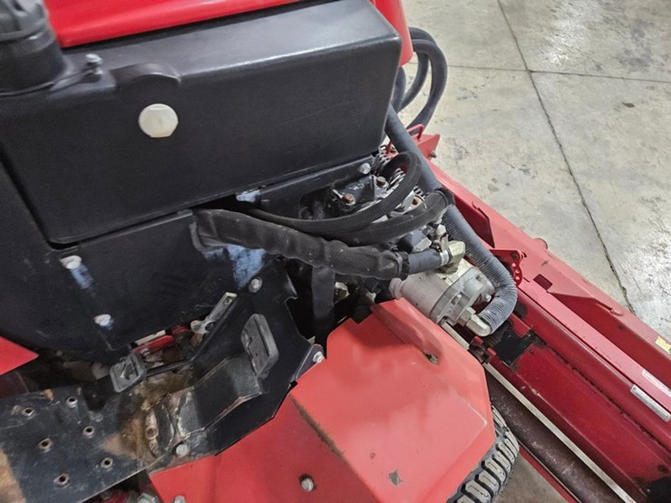 2000-toro-reelmaster-2000d-image-13