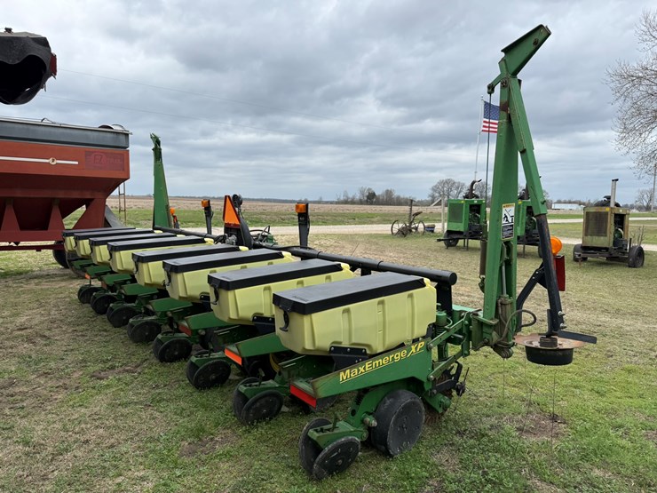 john-deere-1700-image-3