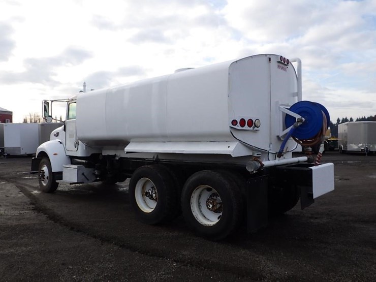 2007-peterbilt-335-image-5