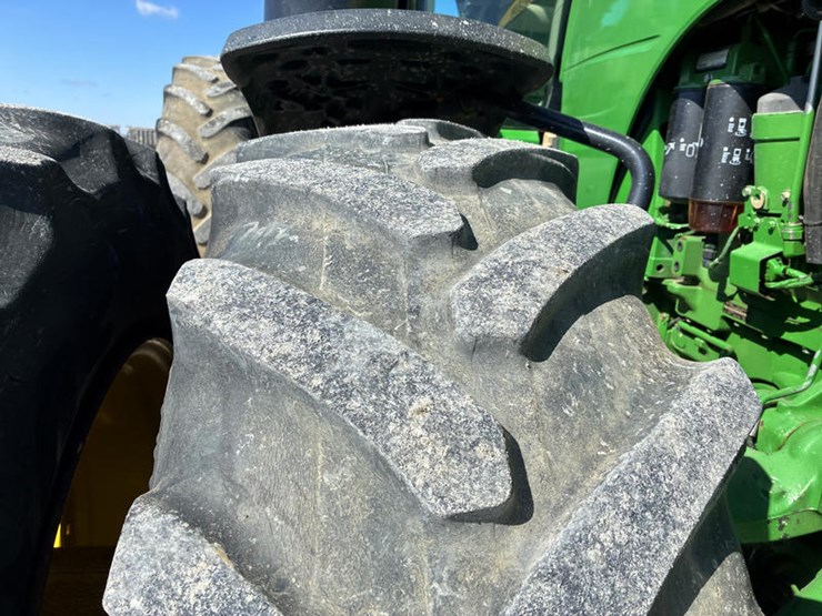 2013-john-deere-8360r-image-42
