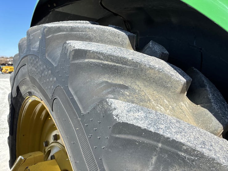 2013-john-deere-8360r-image-47