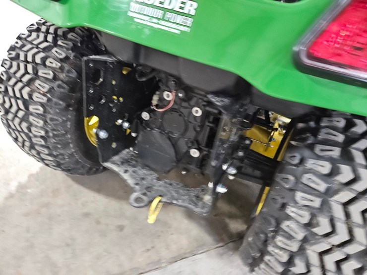 2020-john-deere-x758-image-19