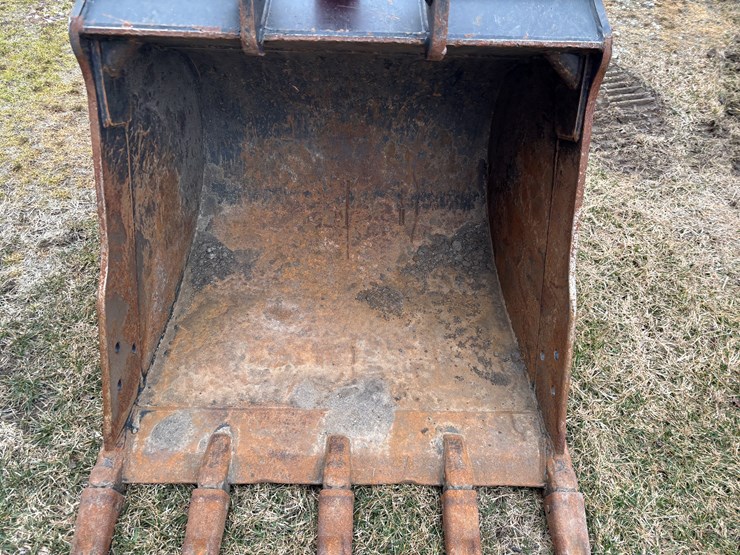 caterpillar-36-image-5