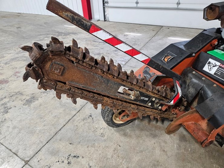 ditch-witch-1820-image-10