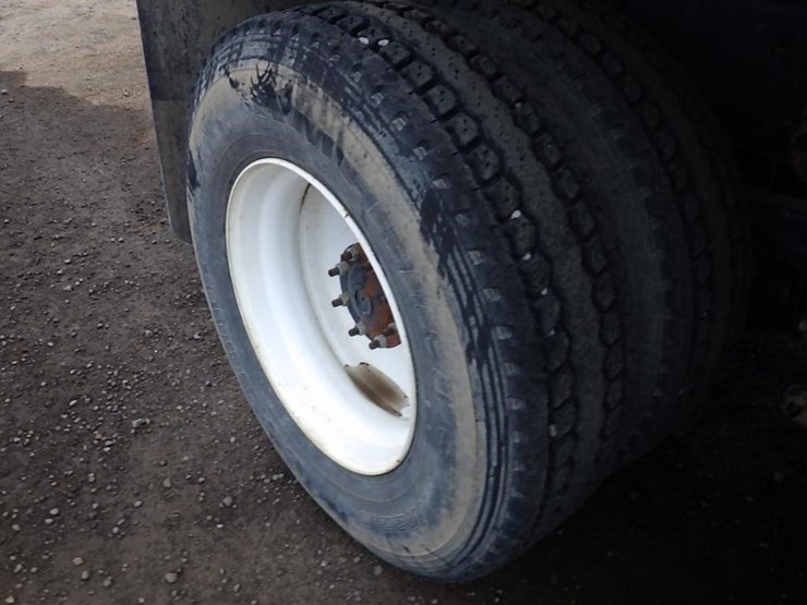 2016-freightliner-m2-15'-t/a-water-truck-image-27