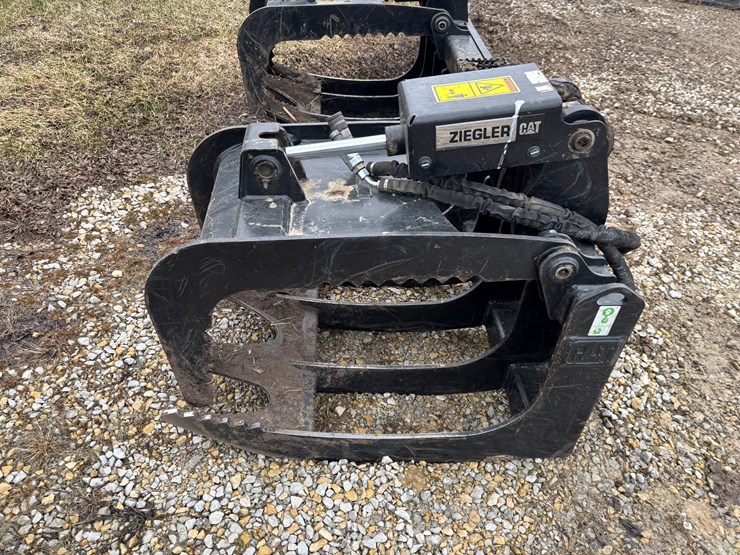 #2324-•-caterpillar-84"-skid-steer-grapple-bucket-image-2