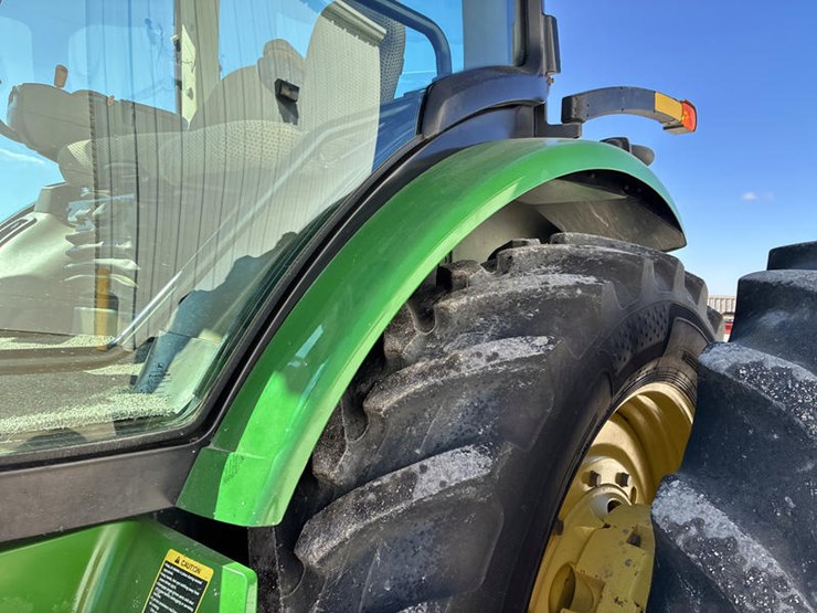 2013-john-deere-8360r-image-28