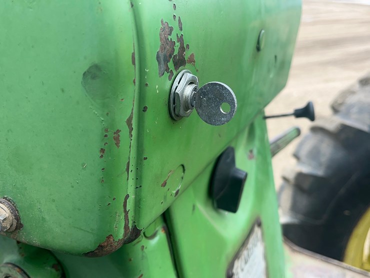 john-deere-3020-image-19