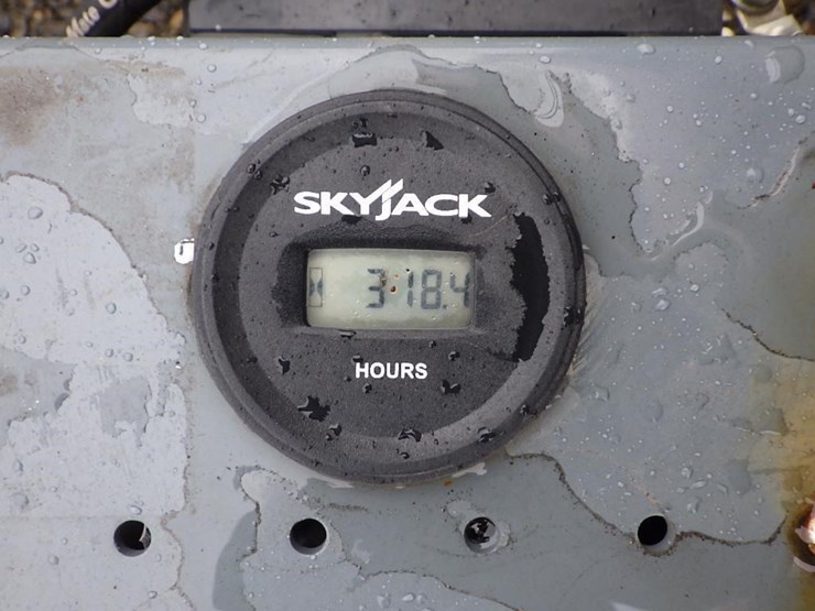 2017-skyjack-sj4632-scissor-lift-image-13