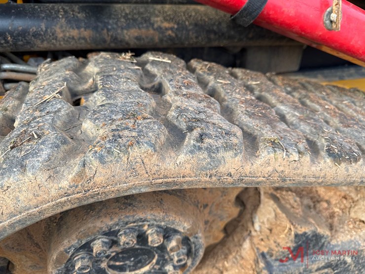 2023-jcb-2ts-7t-image-10