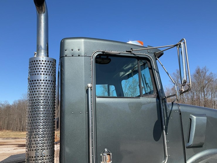 1999-kenworth-t800b-image-57