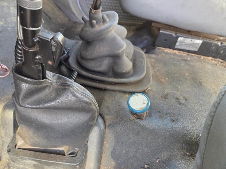 2002-ford-f750-image-40