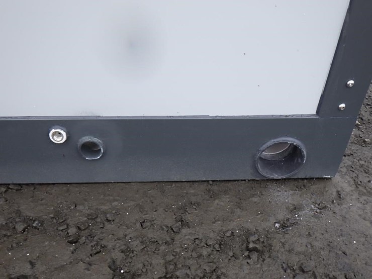 double-stall-portable-toilet-image-17