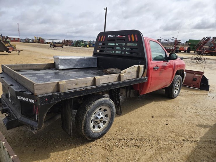 2013-chevrolet-k2500-image-25