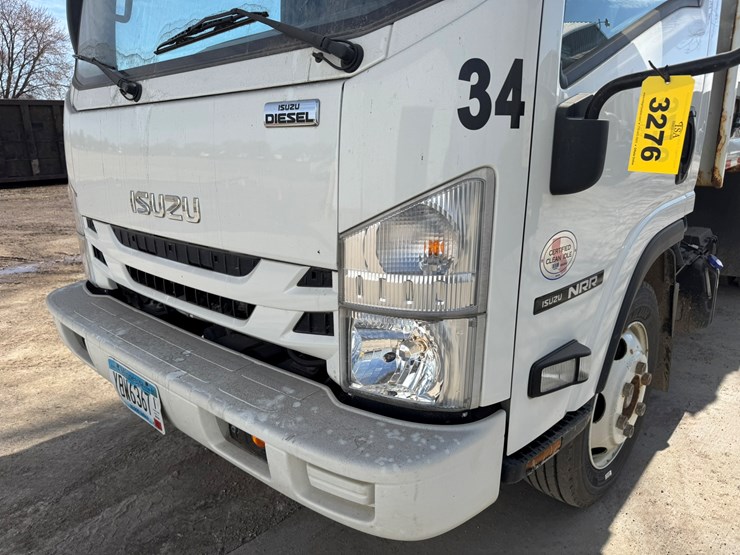 2018-isuzu-nrr-image-10