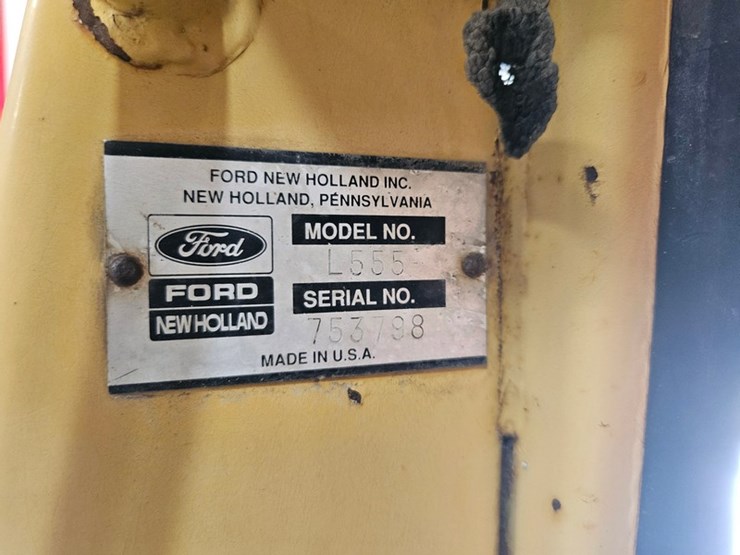 new-holland-l555-image-33