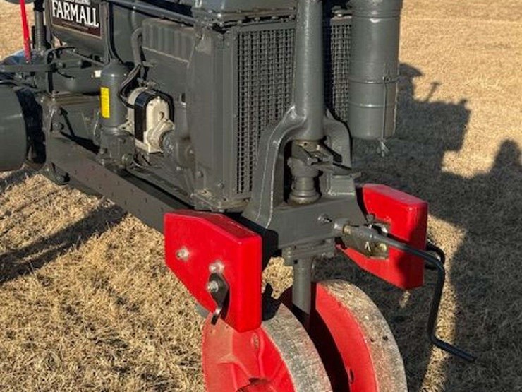 1936-farmall-f-12-image-4