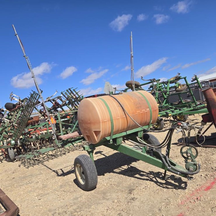 #194 • JOHN DEERE SPRAYER WITH BOOMS AND PUMP