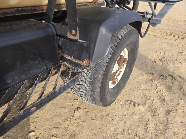 #148-•-2003-toro-5600-sprayer-with-18'-booms-image-12