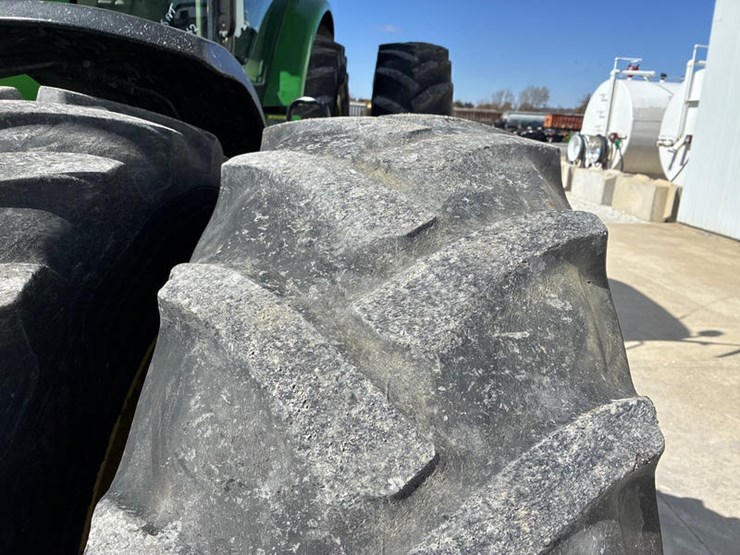 2013-john-deere-8360r-image-38