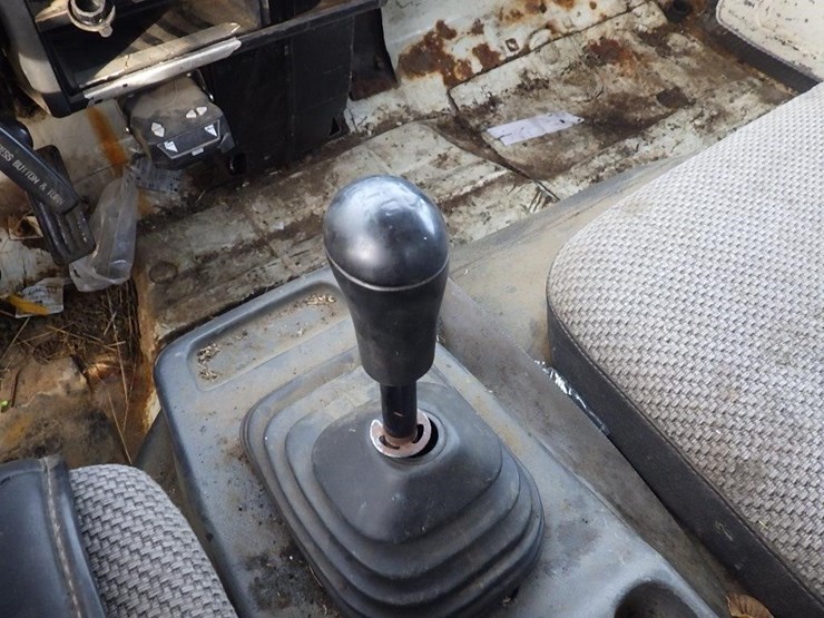 1992-isuzu-npr-image-29