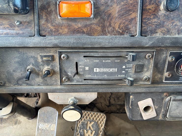 1990-kenworth-t880-image-42