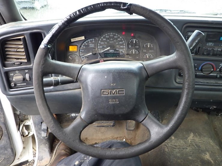 2001-gmc-2500-image-18