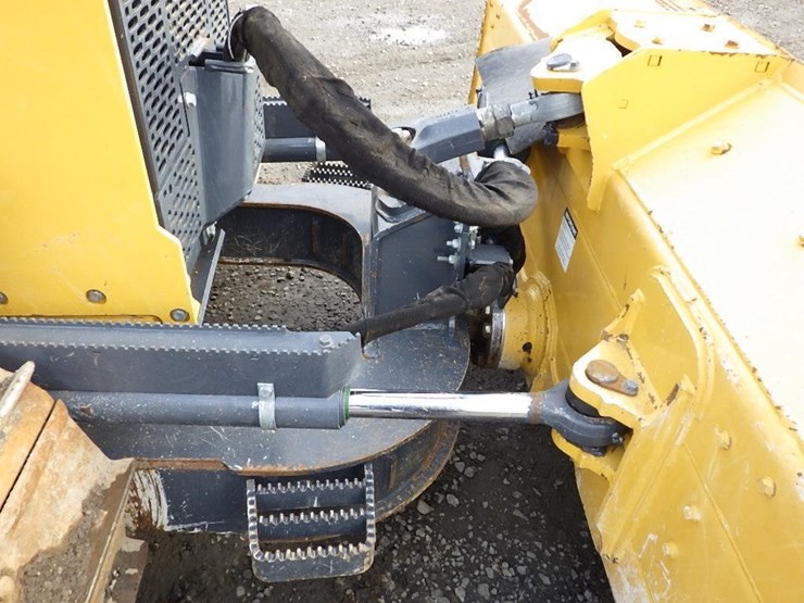 2019-deere-450k-lgp-image-10