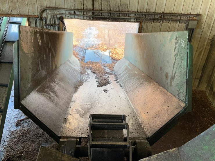 #156-•-log-discharge-chute-image-4