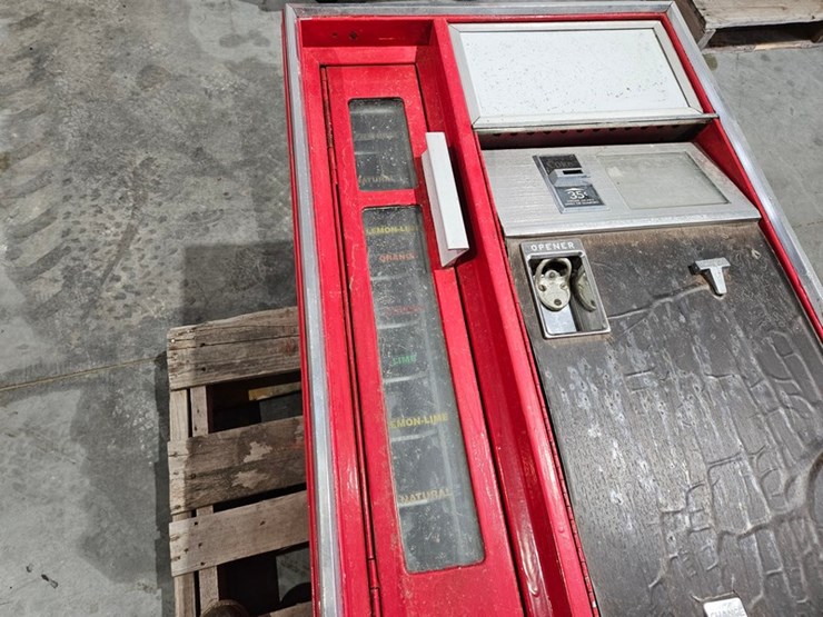 #705-•-cavalier-coke-vending-machine-image-8