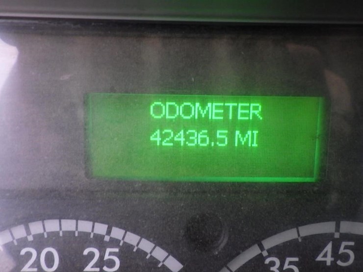 2016-freightliner-m2-15'-t/a-water-truck-image-34