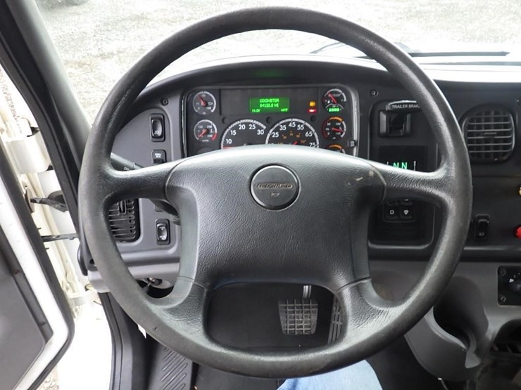 2018-freightliner-m2-15'-t/a-dump-truck-image-30