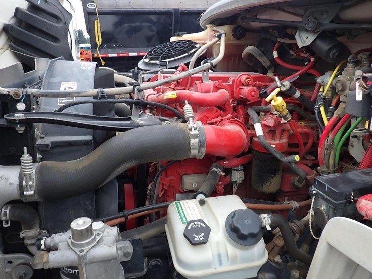 2018-freightliner-m2-15'-t/a-dump-truck-image-12