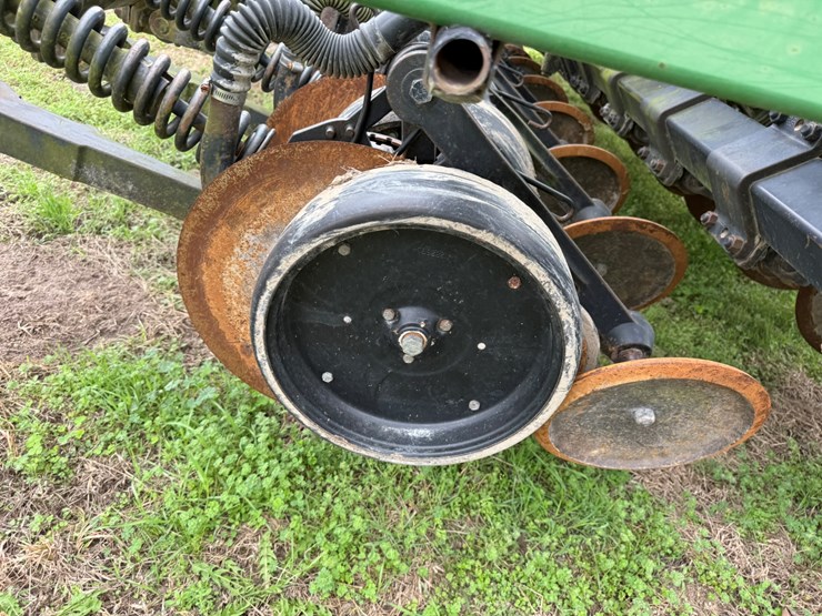 john-deere-1560-image-42