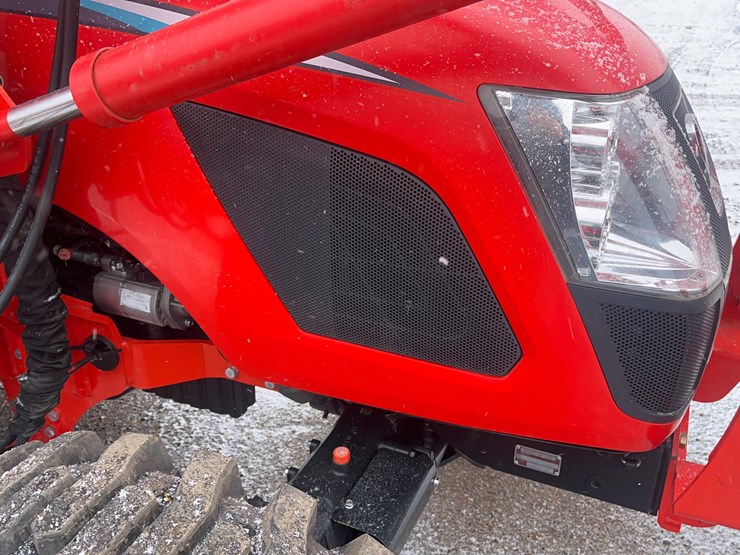 kioti-rx8320-power-shuttle-tractor-with-loader-image-9