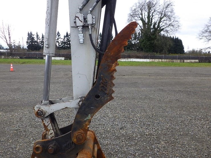 takeuchi-tb280fr-image-18