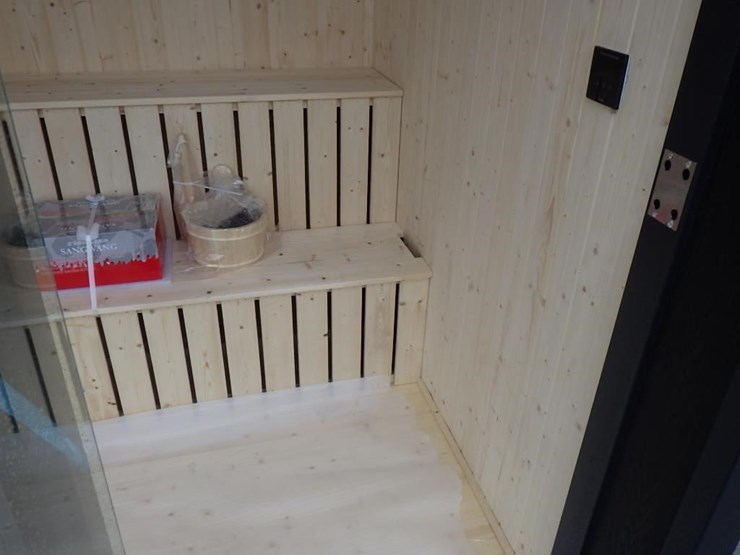 sauna-room-7'x7'-image-9