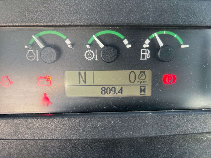 2010-deere-310j-image-22