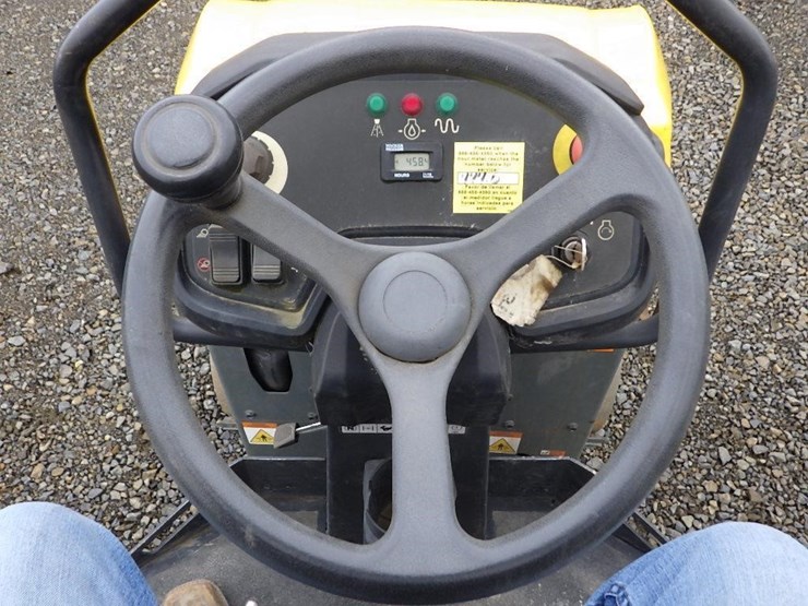 wacker-neuson-d-12-tandem-vibratory-roller-image-20