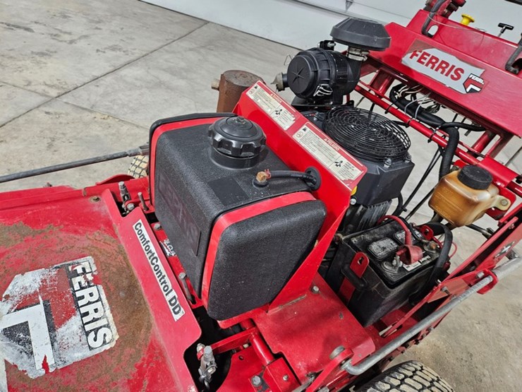 #689-•-ferris-comfort-controll-dd-walk-behind-mower-image-13