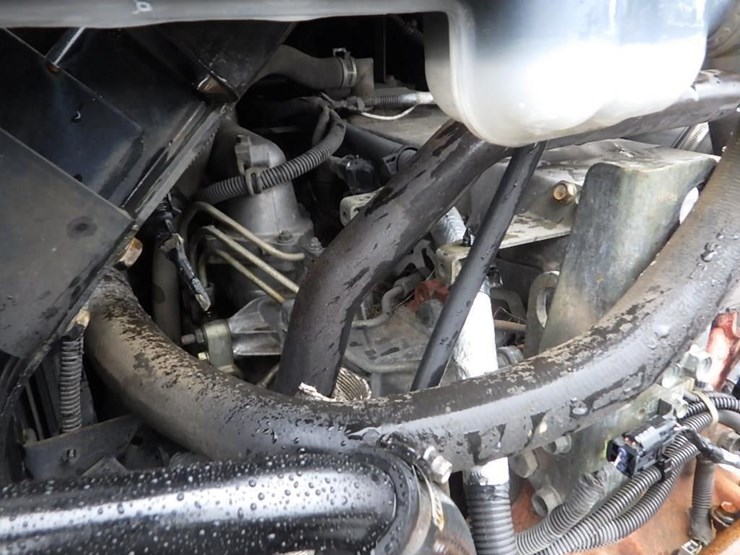 2004-izuzu-tilt-cab-22'-s/a-cab-and-chassis-image-15